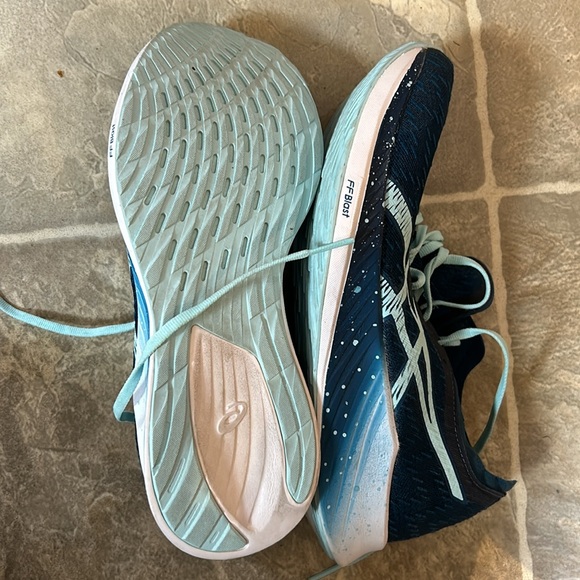 ASICS Magic Speed 2, 39/7.5 - Picture 3 of 3